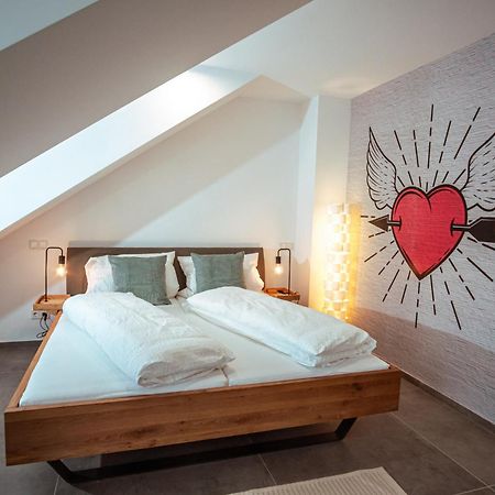 Ferienwohnung Moselherz - Urlaub Im Wein- Und Ferienort Bekond Buitenkant foto